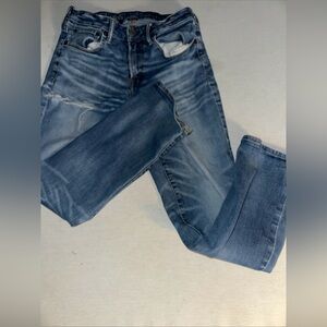 Mens Size 31X30 American Eagle Stylish Blue Denim Jeans.